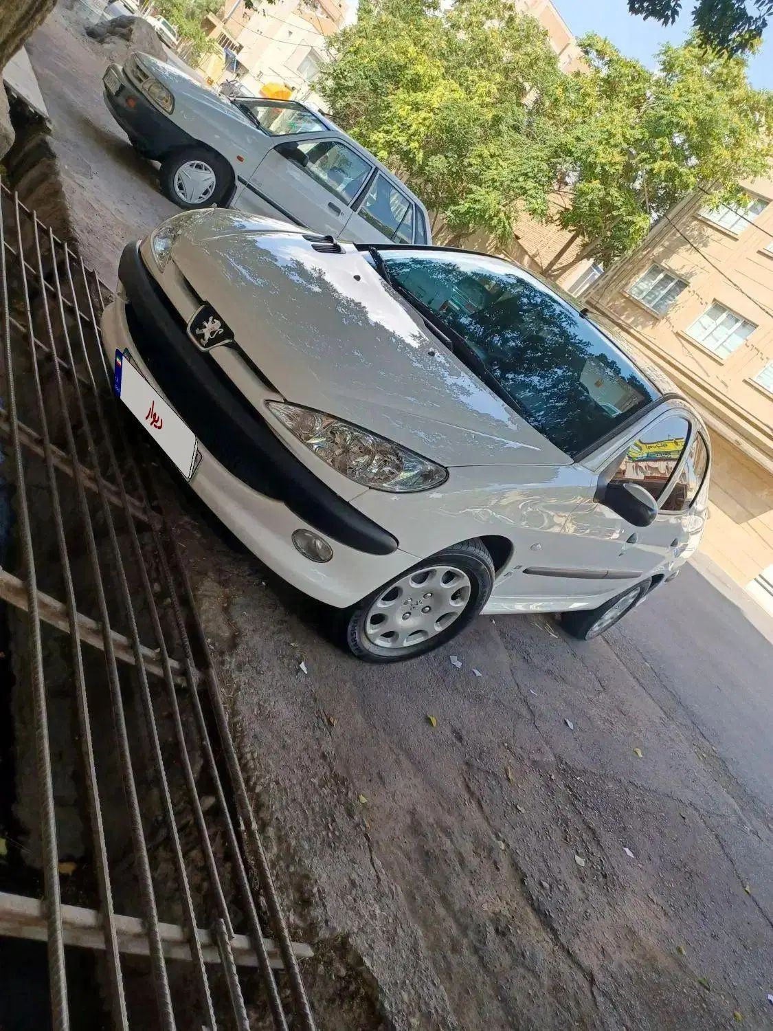 پژو ۲۰۶ صندوق دار v8 - 1396
