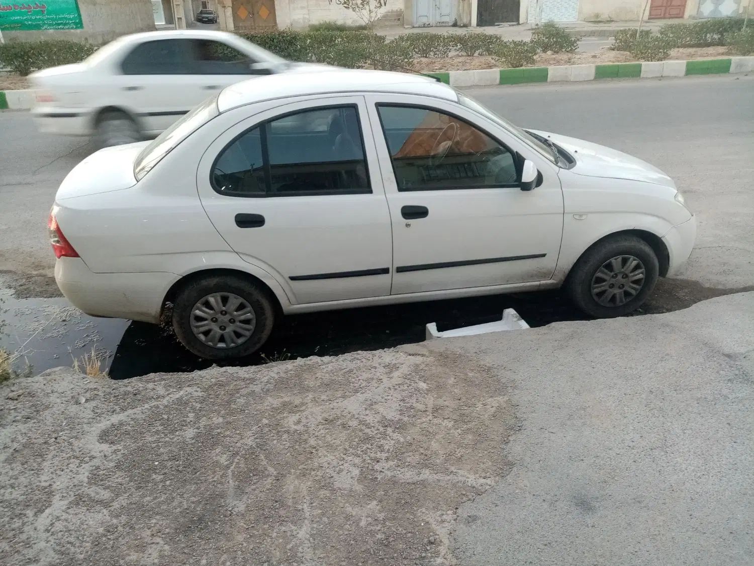 تیبا صندوق دار SX - 1398