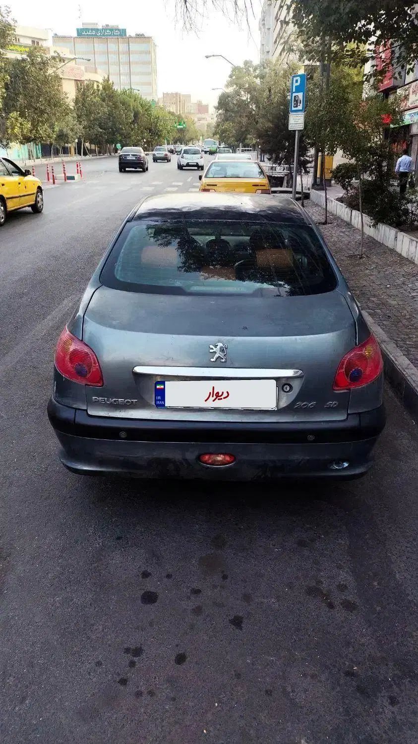 پژو ۲۰۶ صندوق دار v8 - 1393