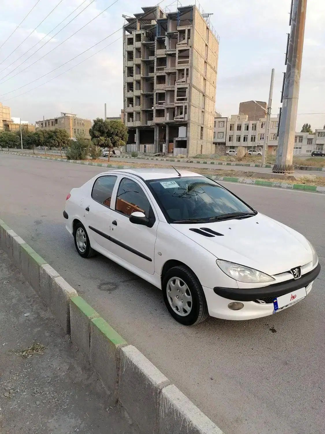 پژو ۲۰۶ صندوق دار v8 - 1396