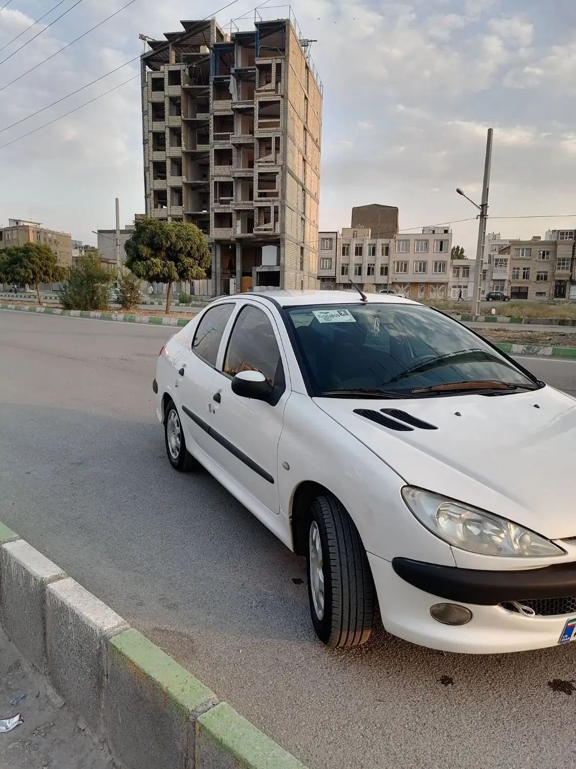 پژو ۲۰۶ صندوق دار v8 - 1396