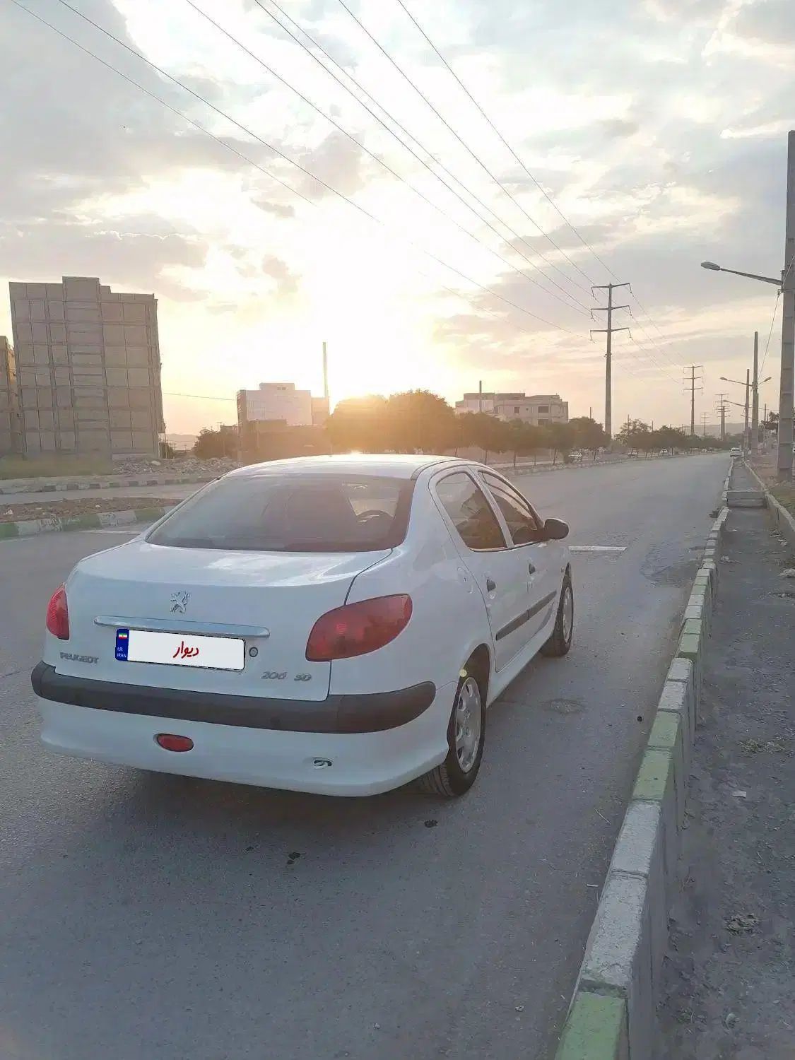 پژو ۲۰۶ صندوق دار v8 - 1396
