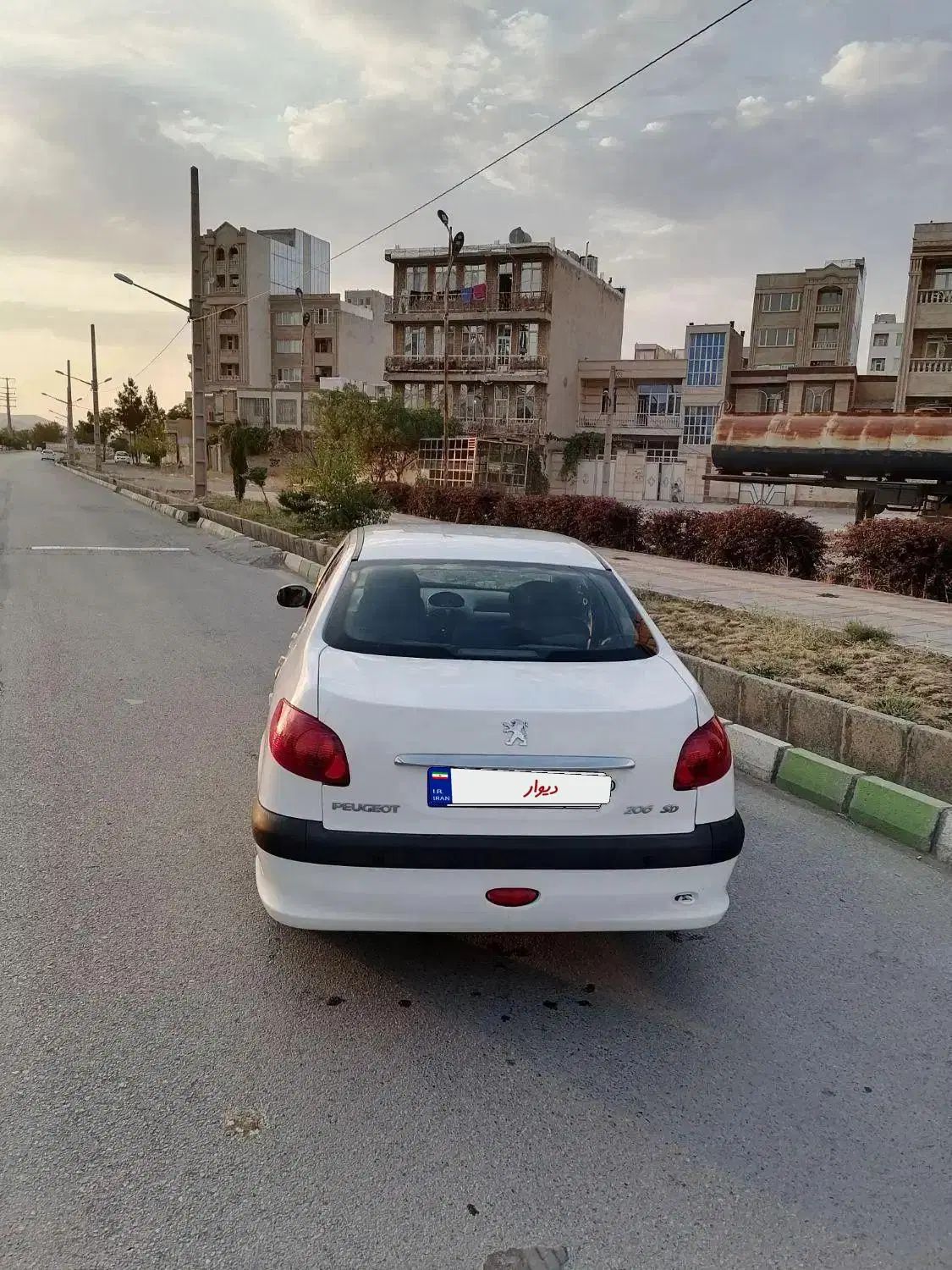 پژو ۲۰۶ صندوق دار v8 - 1396