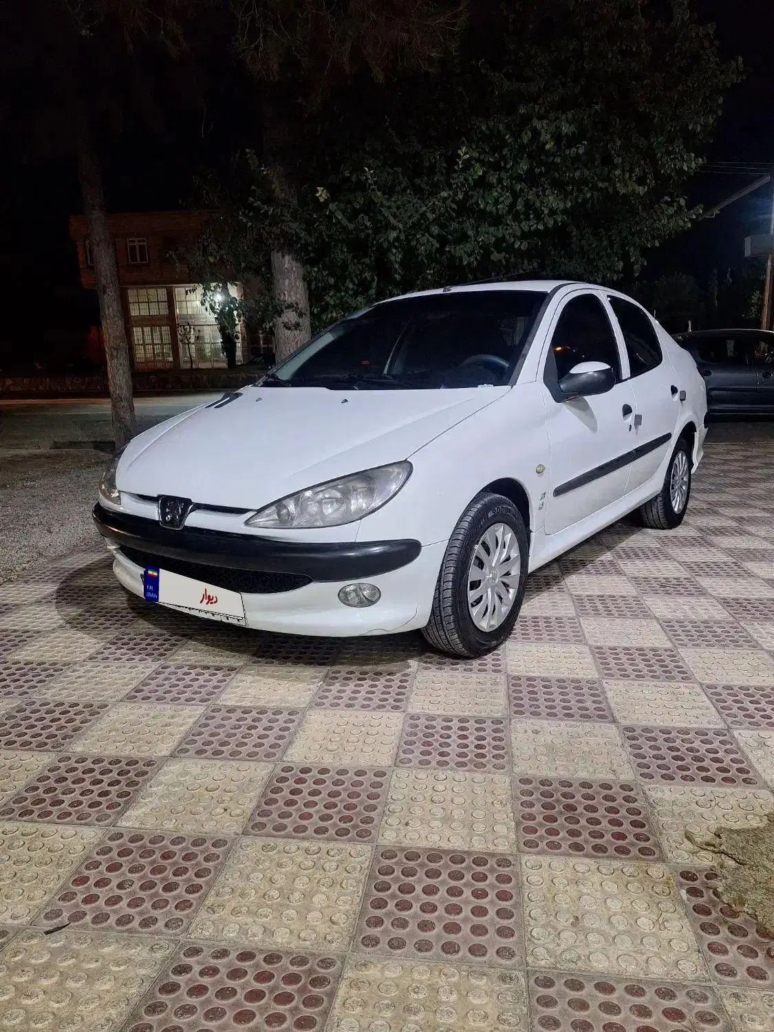 پژو ۲۰۶ صندوق دار v8 - 1394