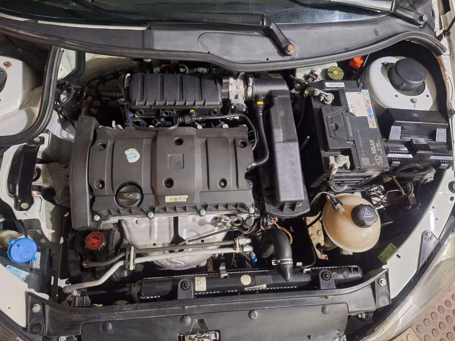 پژو ۲۰۶ صندوق دار v8 - 1394