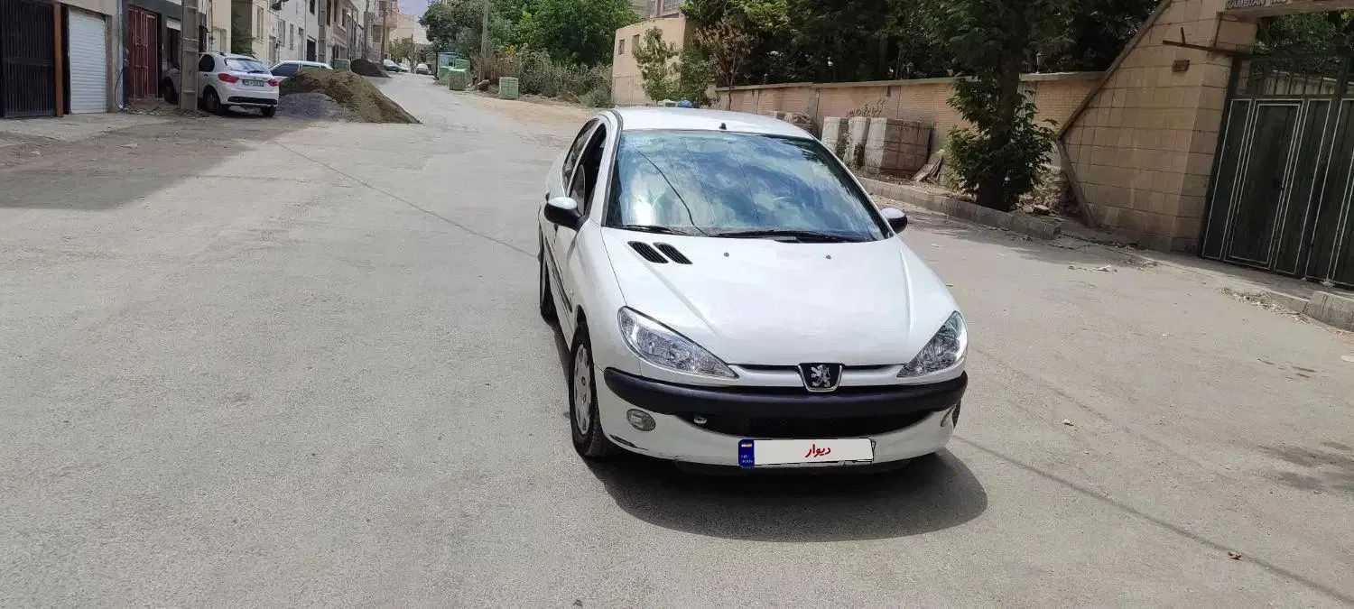 پژو ۲۰۶ صندوق دار v8 - 1393