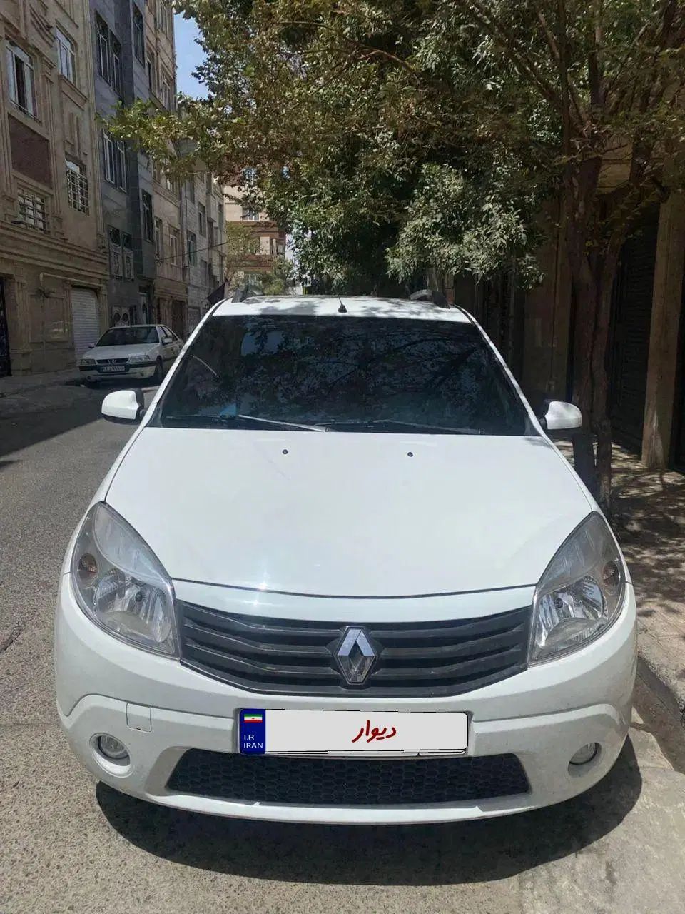 رنو ساندرو اتوماتیک - 1395