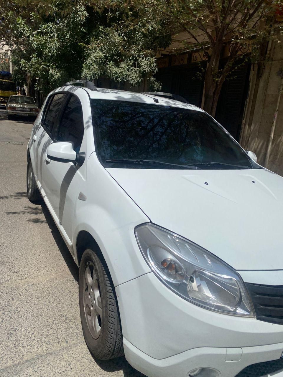 رنو ساندرو اتوماتیک - 1395