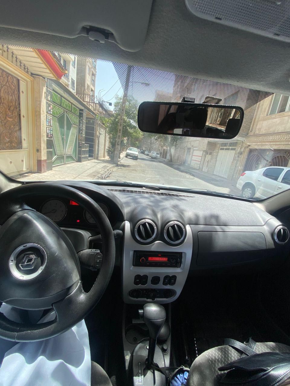 رنو ساندرو اتوماتیک - 1395