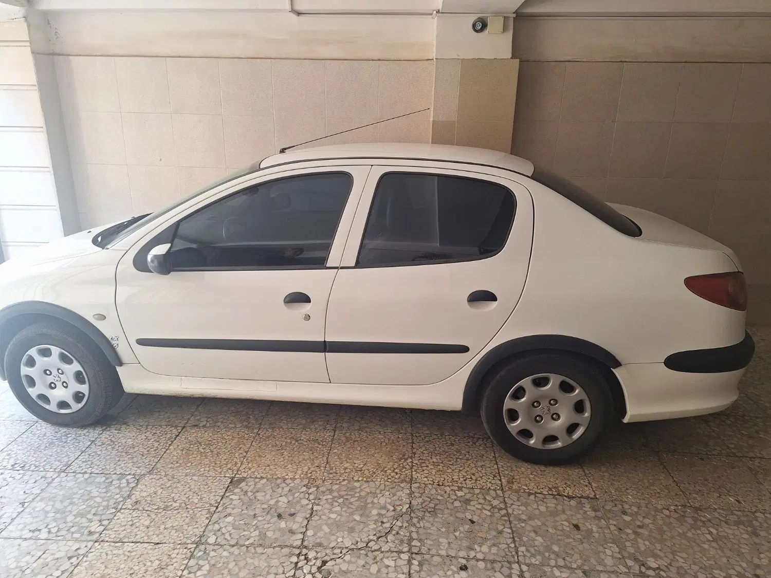 پژو ۲۰۶ صندوق دار v8 - 1396