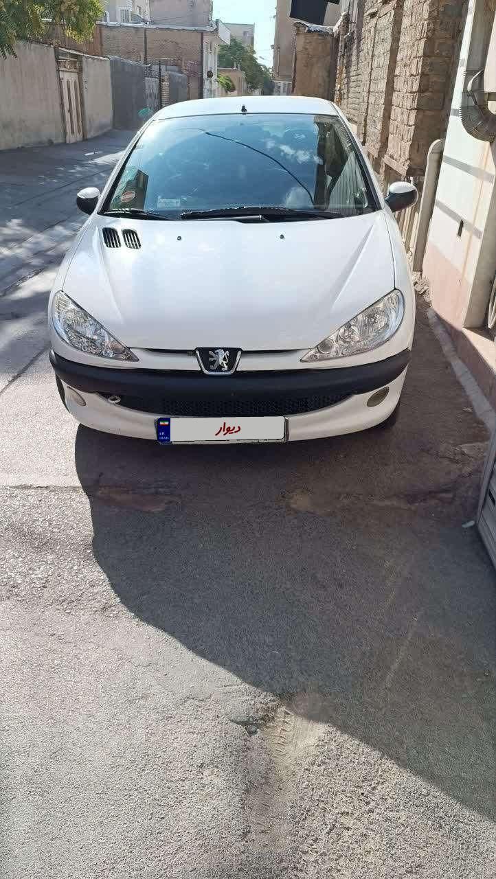 پژو ۲۰۶ صندوق دار v8 - 1397