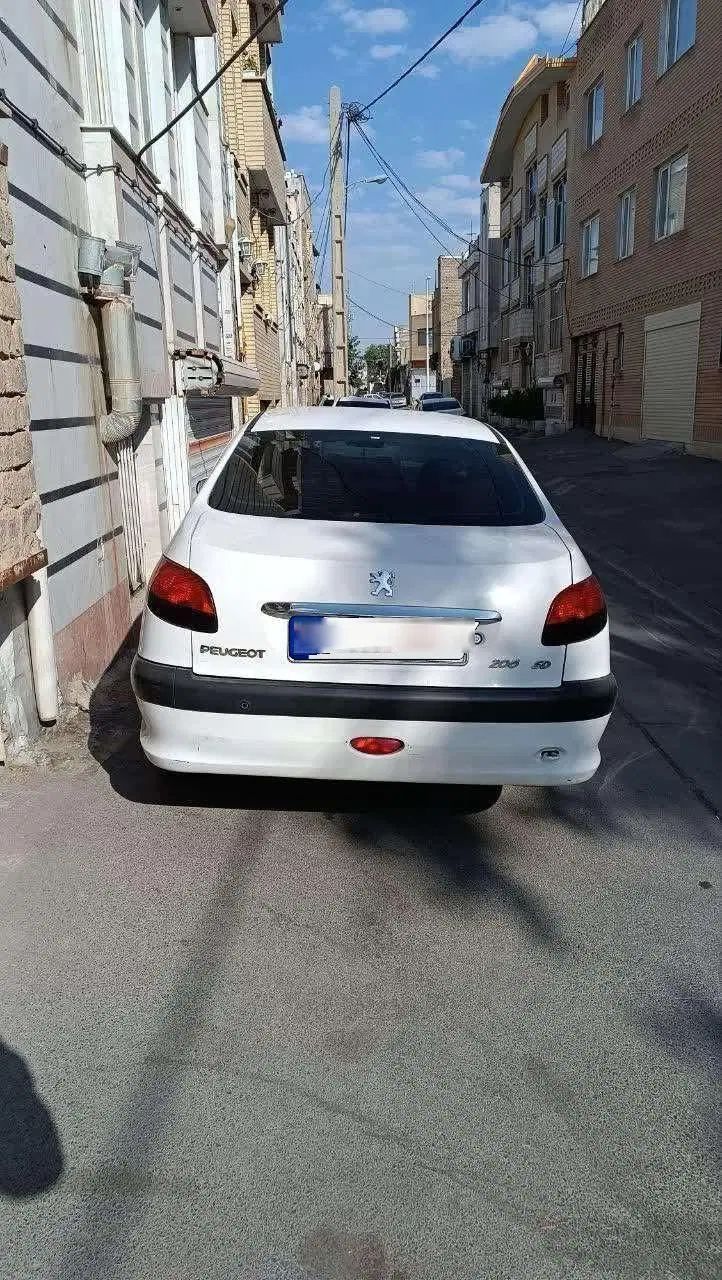پژو ۲۰۶ صندوق دار v8 - 1397