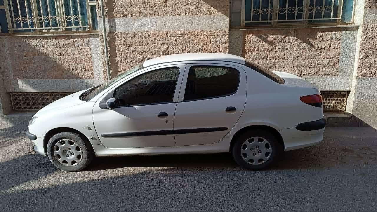 پژو ۲۰۶ صندوق دار v8 - 1397