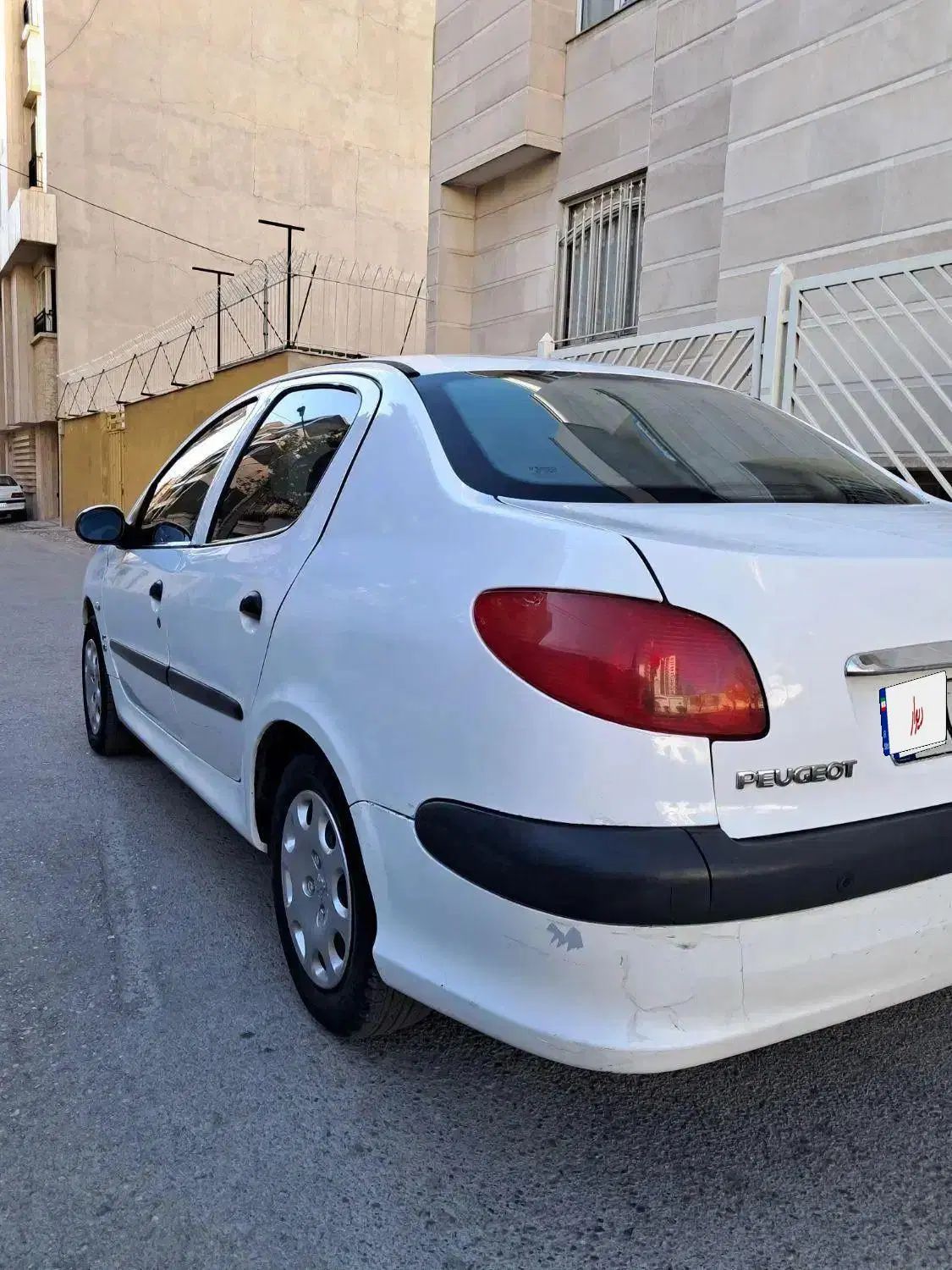پژو ۲۰۶ صندوق دار v8 - 1395