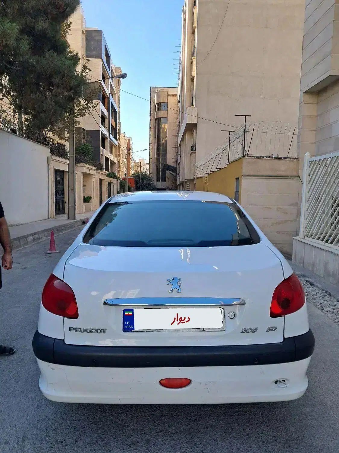 پژو ۲۰۶ صندوق دار v8 - 1395
