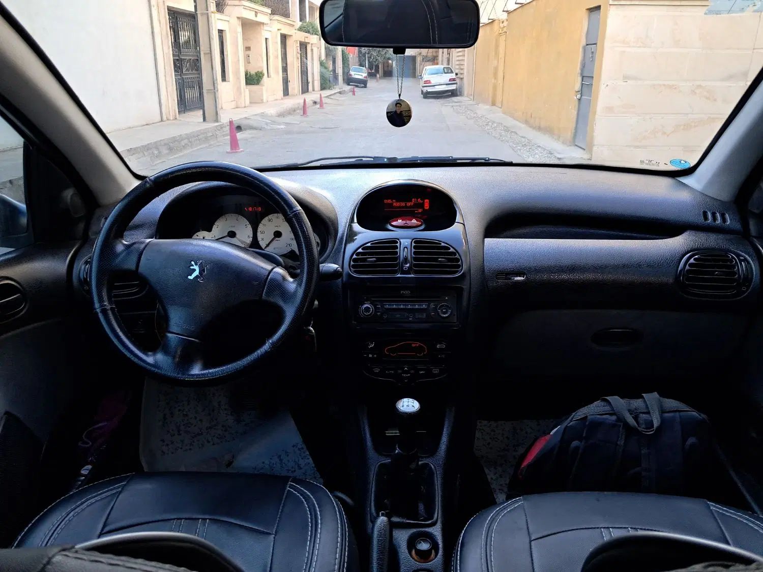 پژو ۲۰۶ صندوق دار v8 - 1395