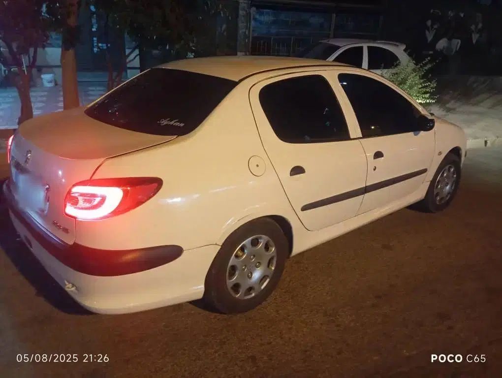 پژو ۲۰۶ صندوق دار v8 - 1392