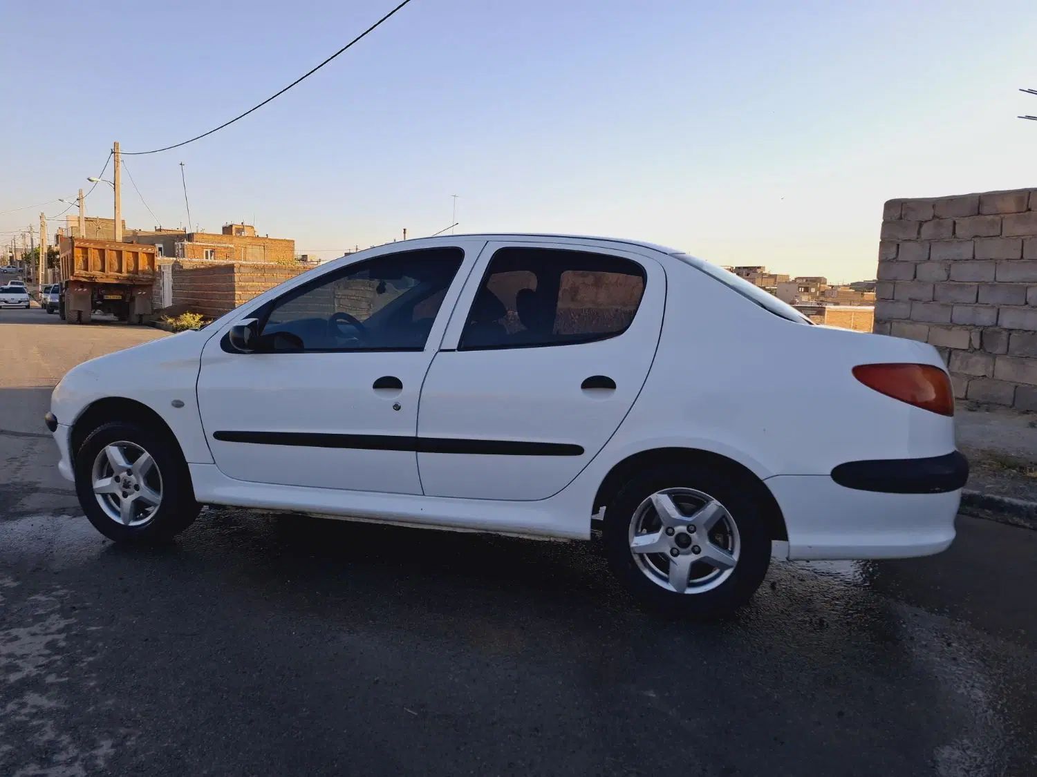 پژو ۲۰۶ صندوق دار v8 - 1393