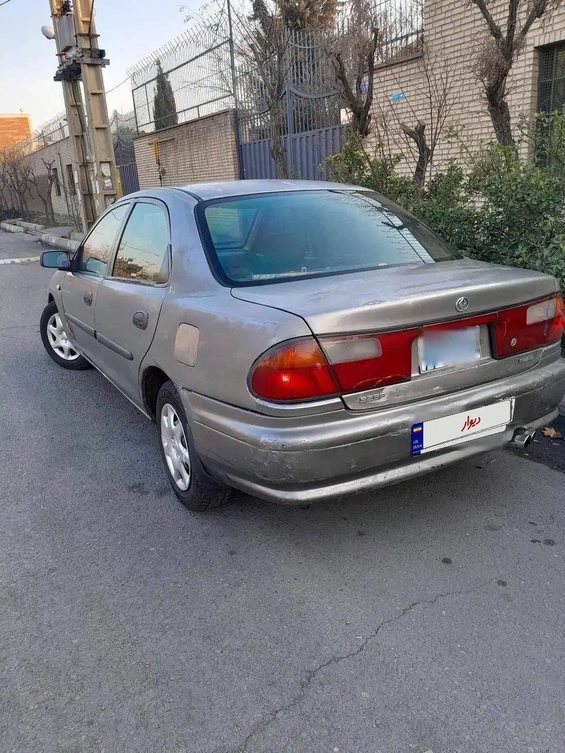 مزدا 323 F - 1378