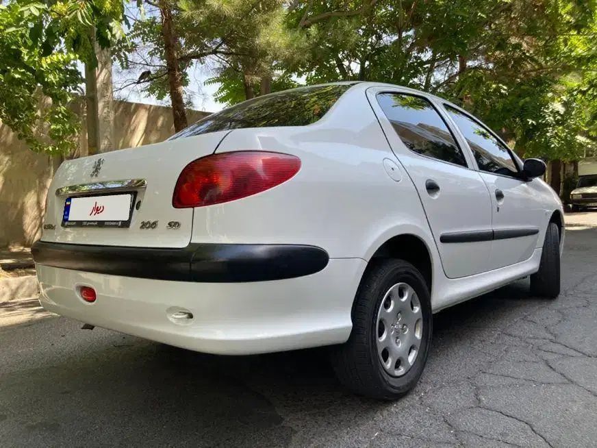 پژو ۲۰۶ صندوق دار v8 - 1400