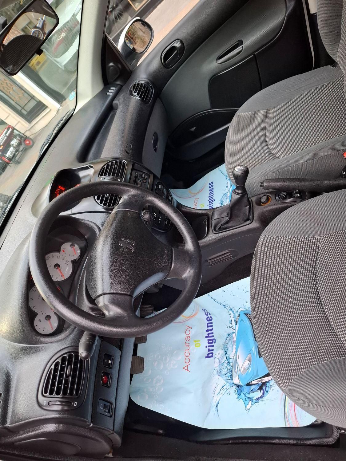 پژو ۲۰۶ صندوق دار v8 - 1398