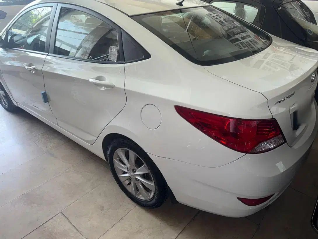 هیوندای اکسنت 1.6 لیتر بلو - 2014