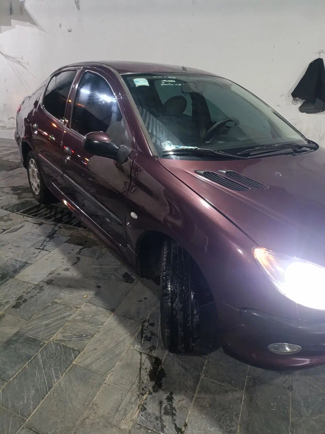 پژو ۲۰۶ صندوق دار v8 - 1396