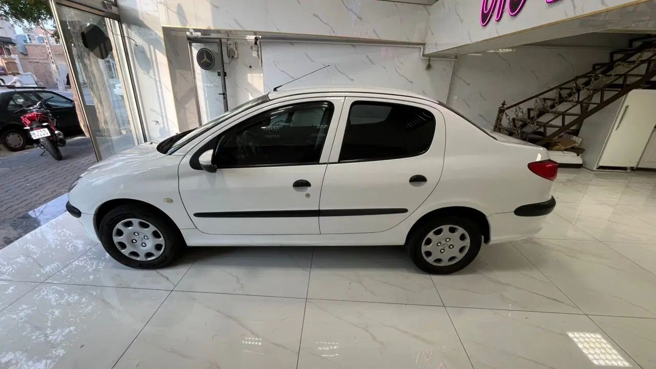پژو ۲۰۶ صندوق دار v8 - 1396