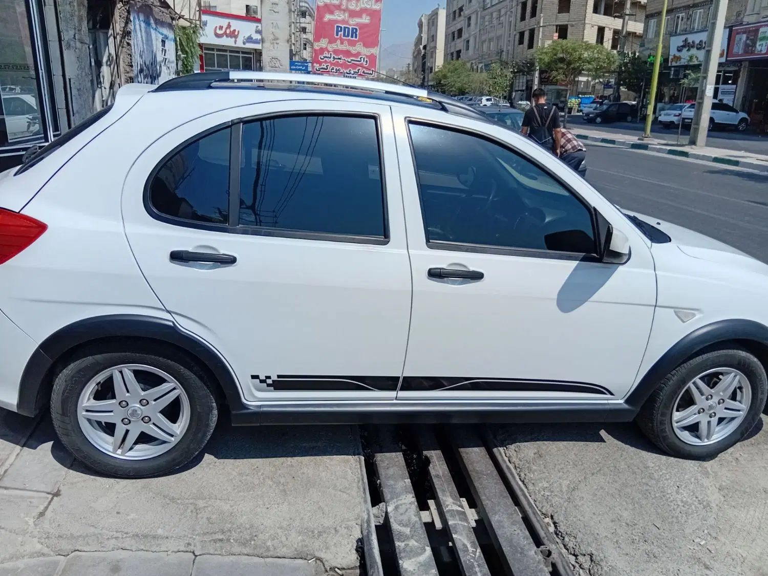 خودرو کوییک، R آگهی ann_19880471