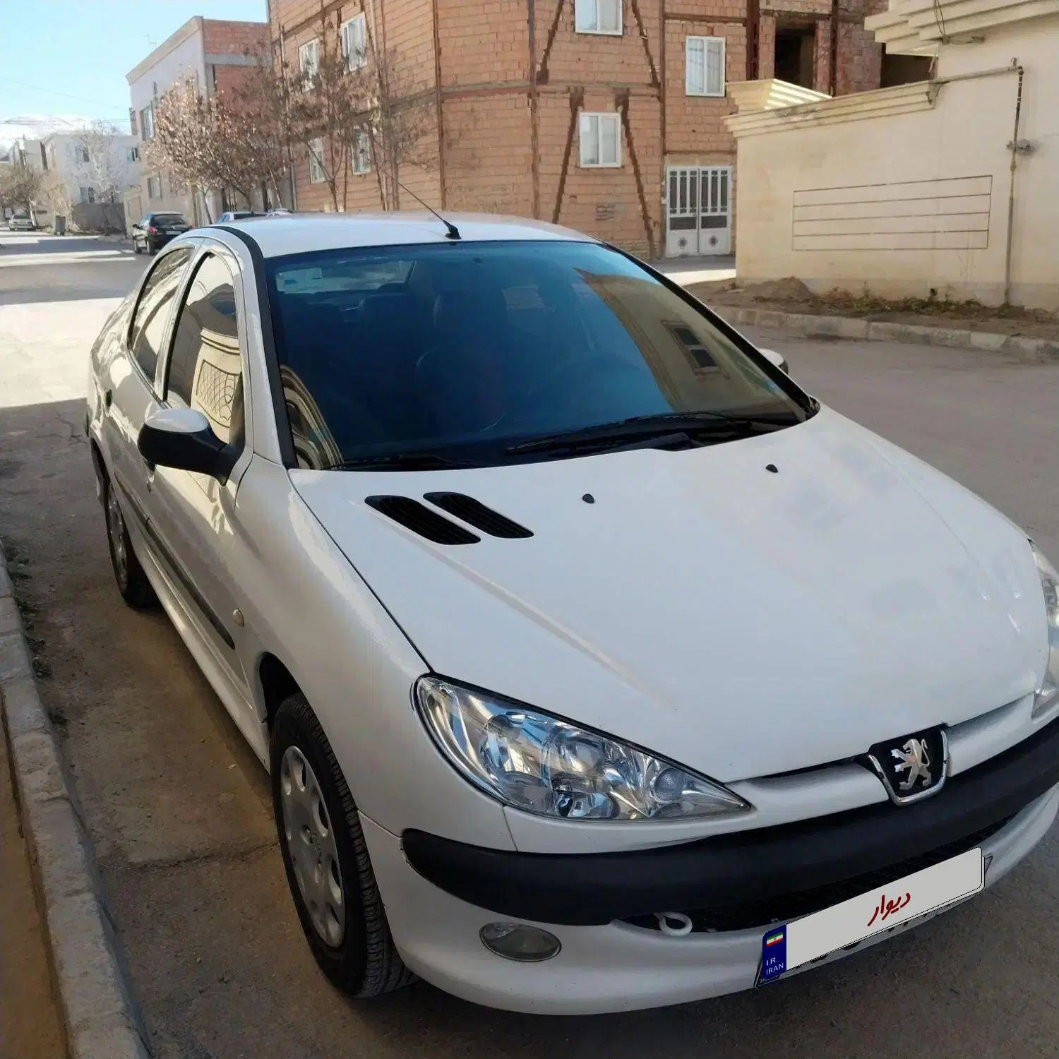 پژو ۲۰۶ صندوق دار v8 - 1393