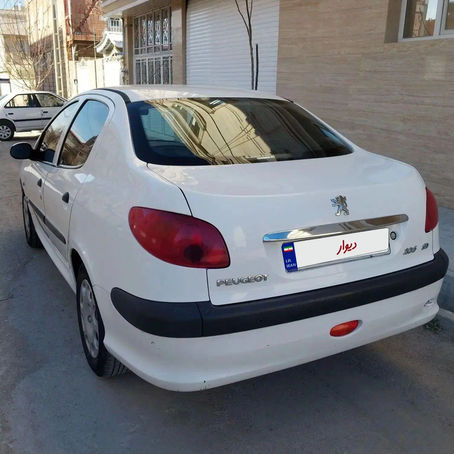 پژو ۲۰۶ صندوق دار v8 - 1393