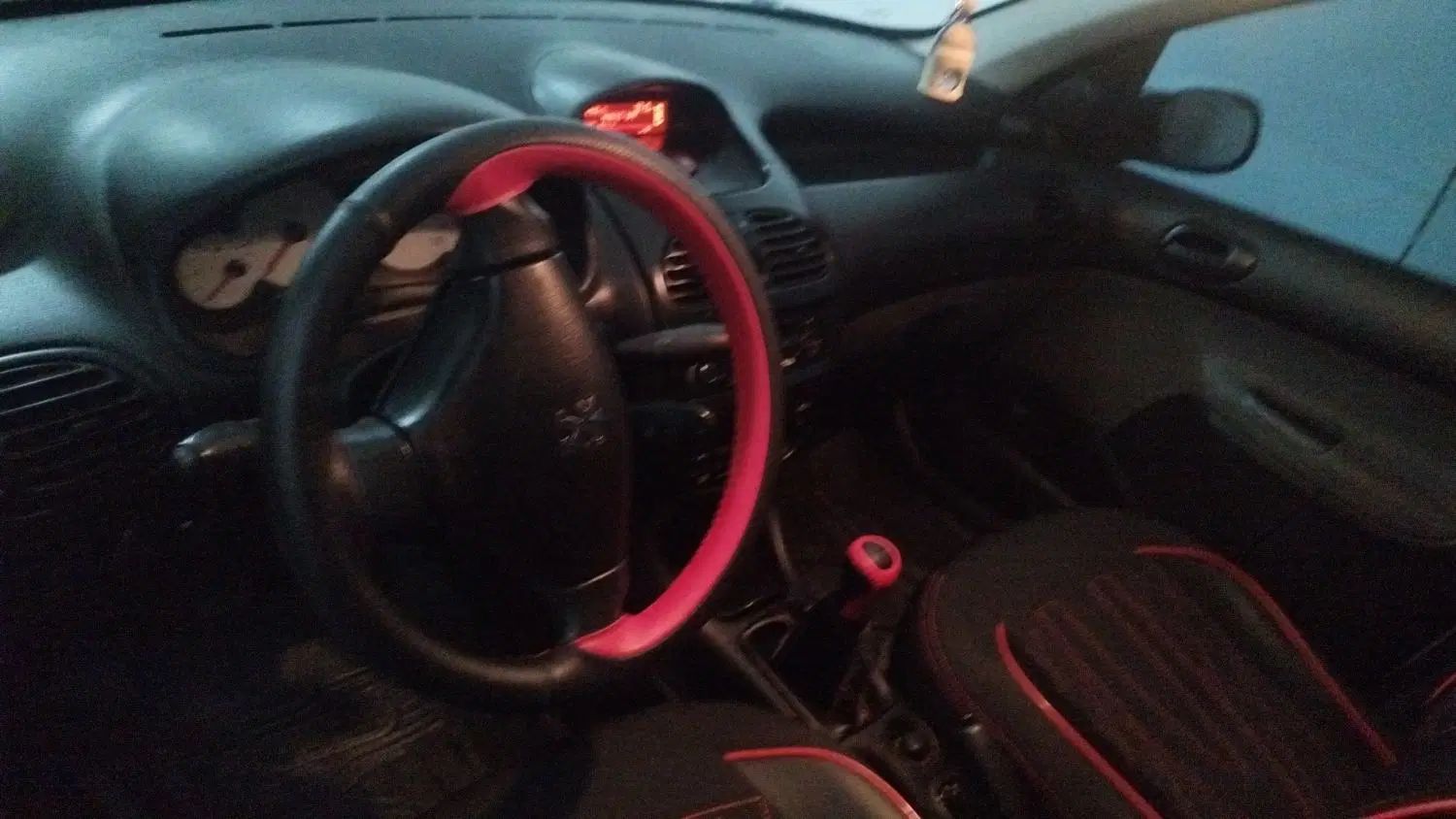 پژو ۲۰۶ صندوق دار v8 - 1397