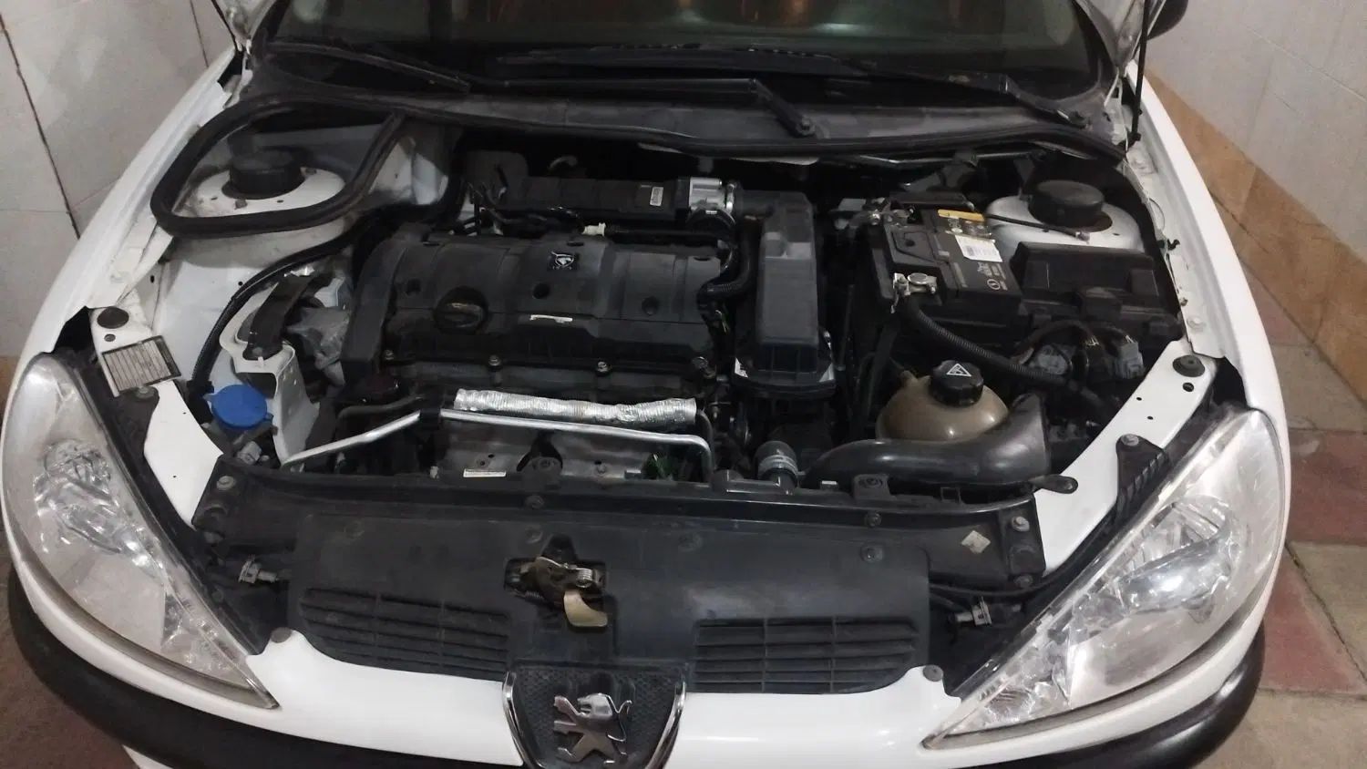 پژو ۲۰۶ صندوق دار v8 - 1397