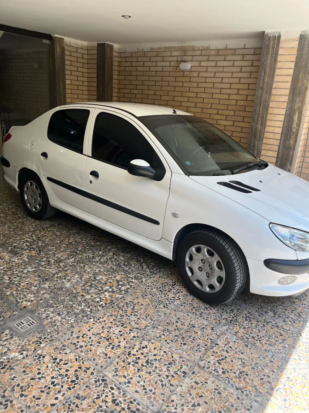 پژو ۲۰۶ صندوق دار v8 - 1395