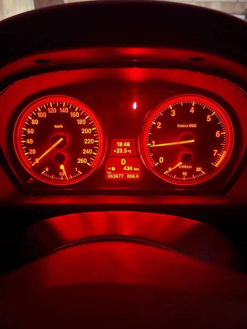 ب ام و X1 28 - 2014