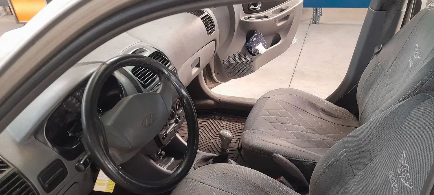 هیوندای ورنا دنده‌ ای - 1383