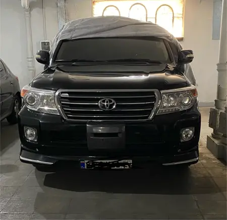 تویوتا لندکروز GXR نسل ۵ - 2010