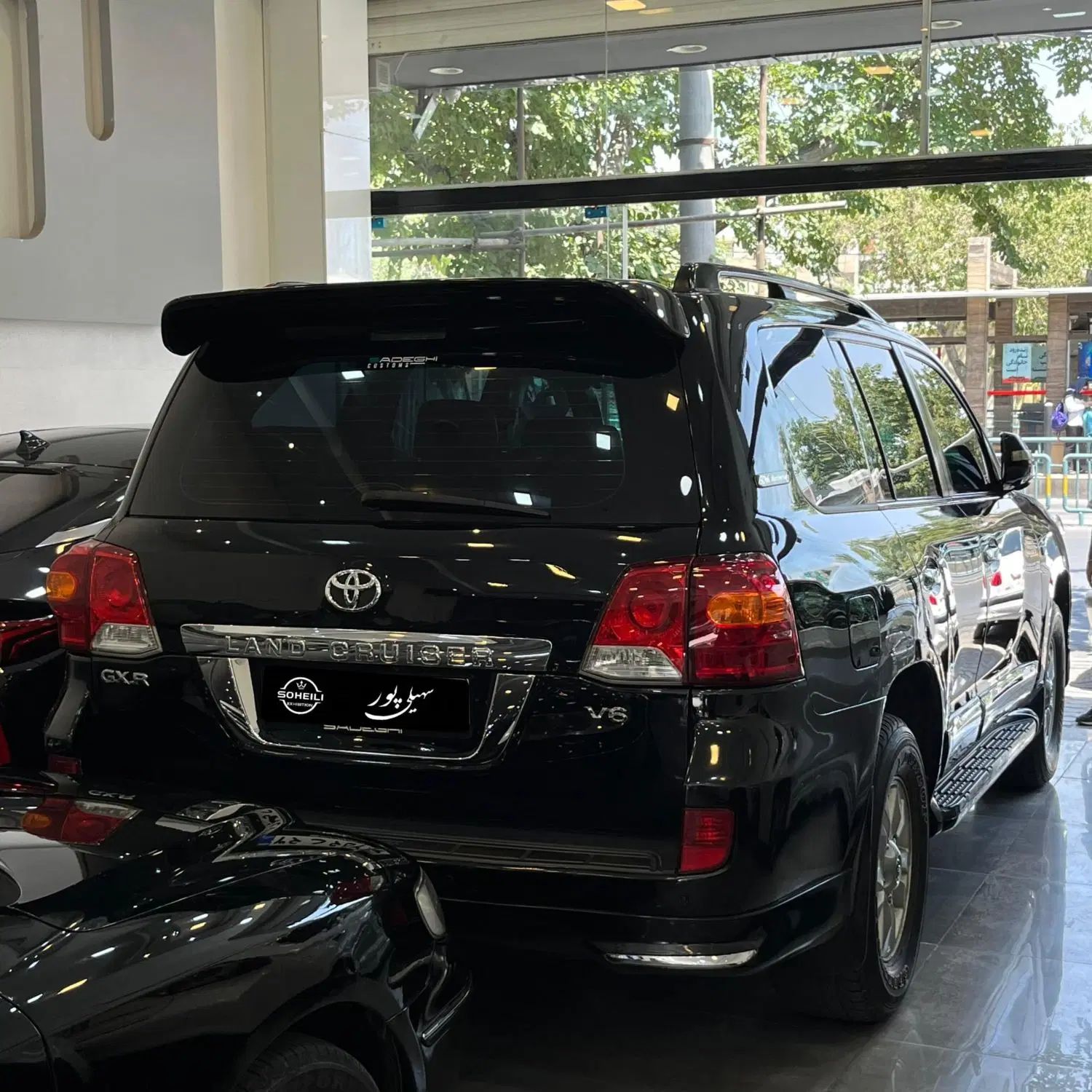 تویوتا لندکروز VXR نسل ۵ - 2011