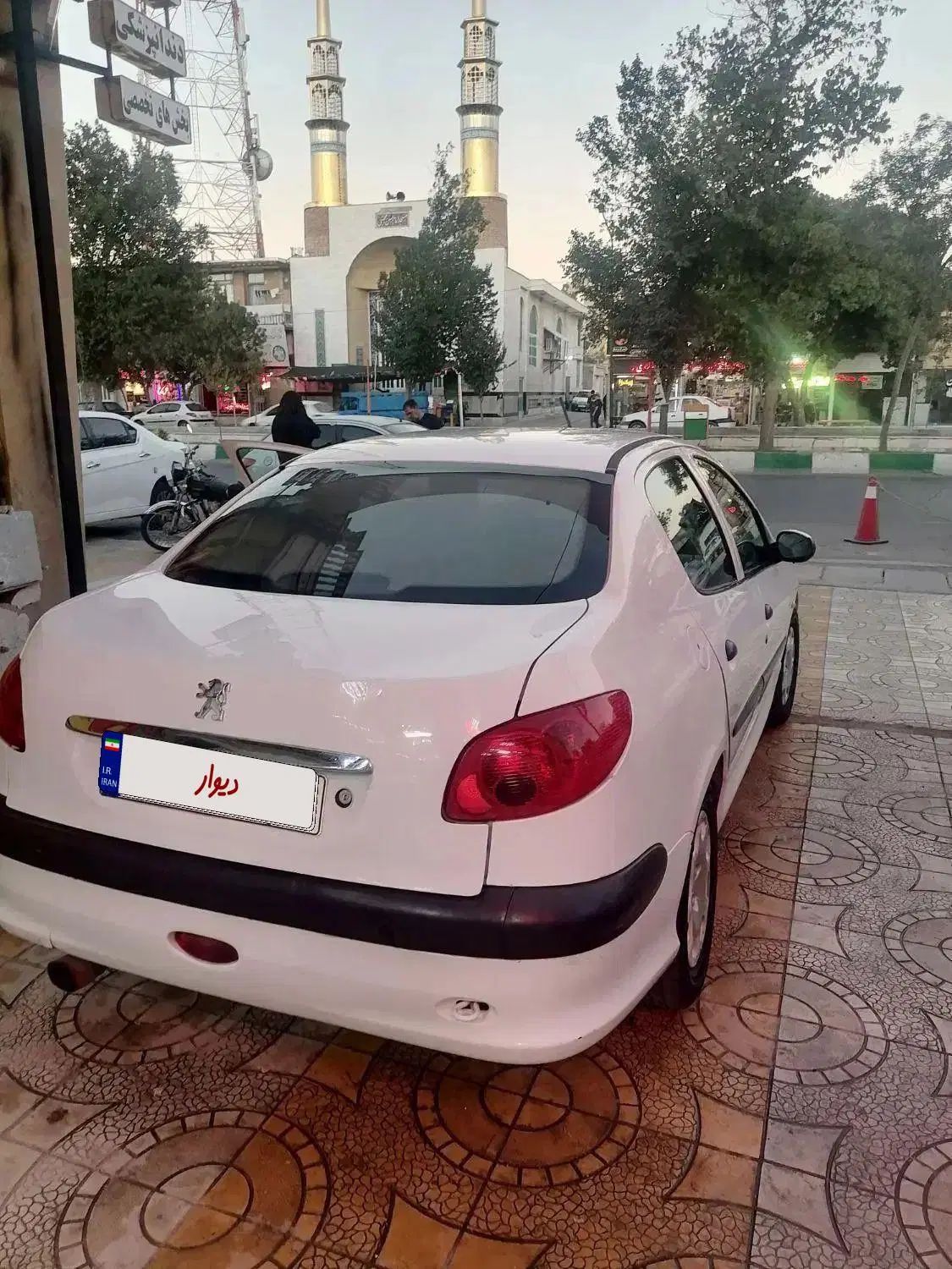 پژو ۲۰۶ صندوق دار v8 - 1393