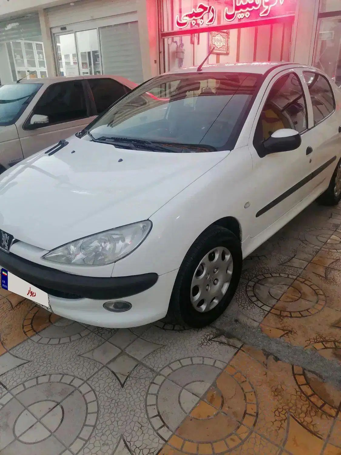 پژو ۲۰۶ صندوق دار v8 - 1393