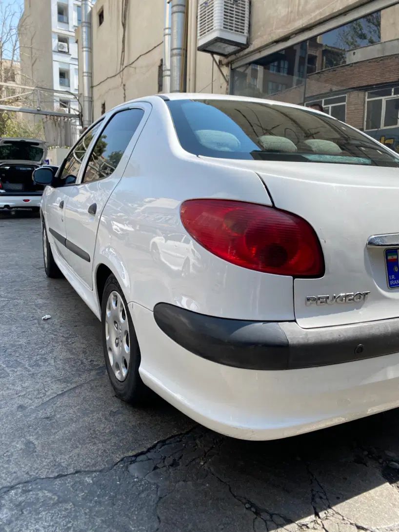 پژو ۲۰۶ صندوق دار v8 - 1396