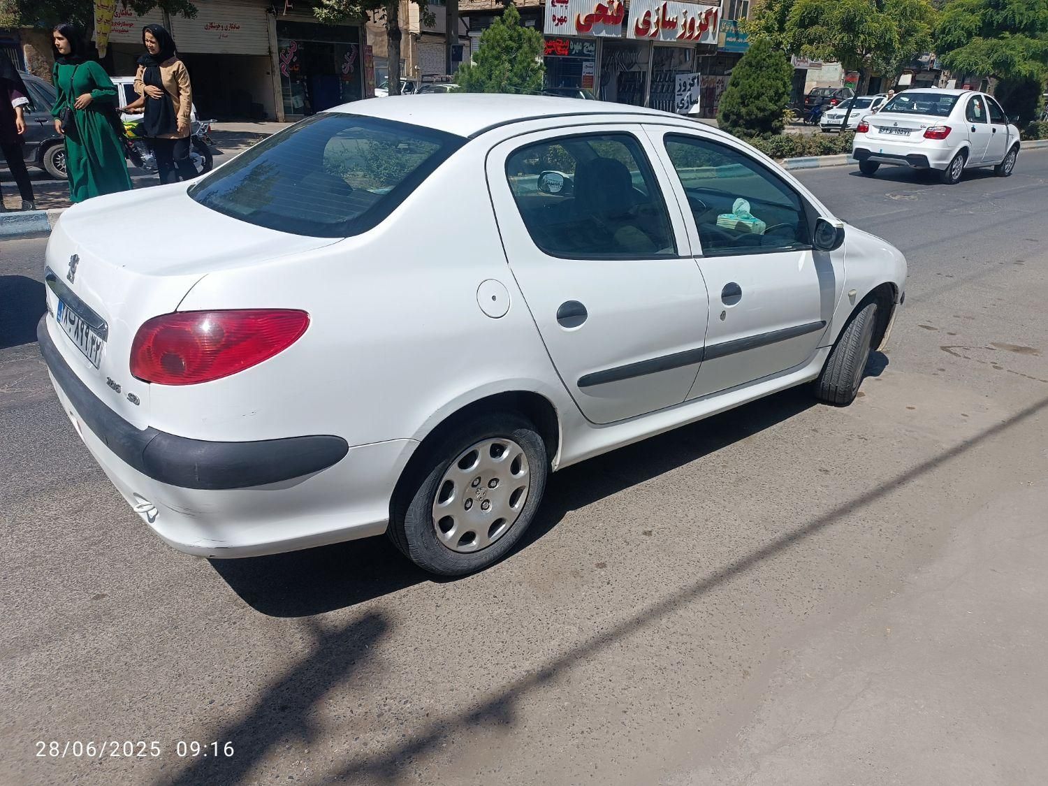 پژو ۲۰۶ صندوق دار v8 - 1394