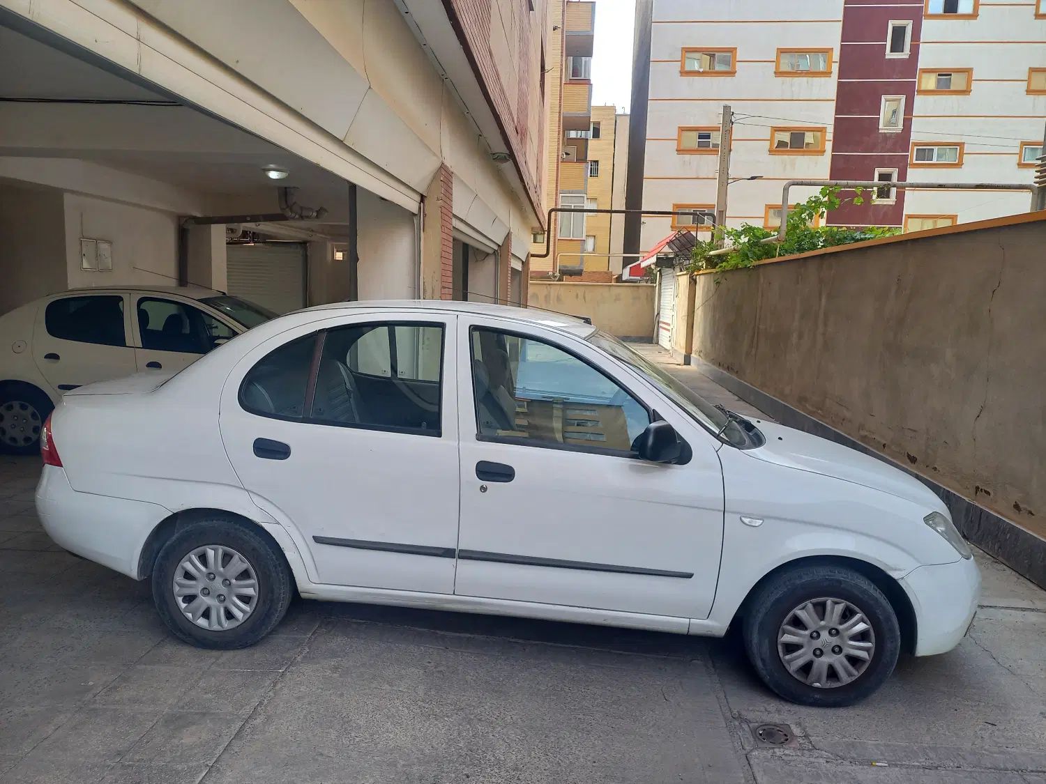 تیبا صندوق دار SX - 1395