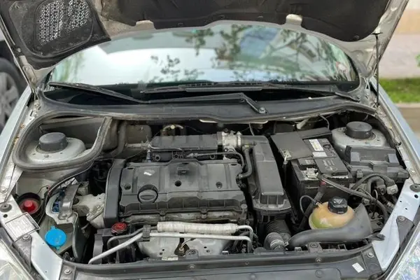 پژو ۲۰۶ صندوق دار v8 - 1393