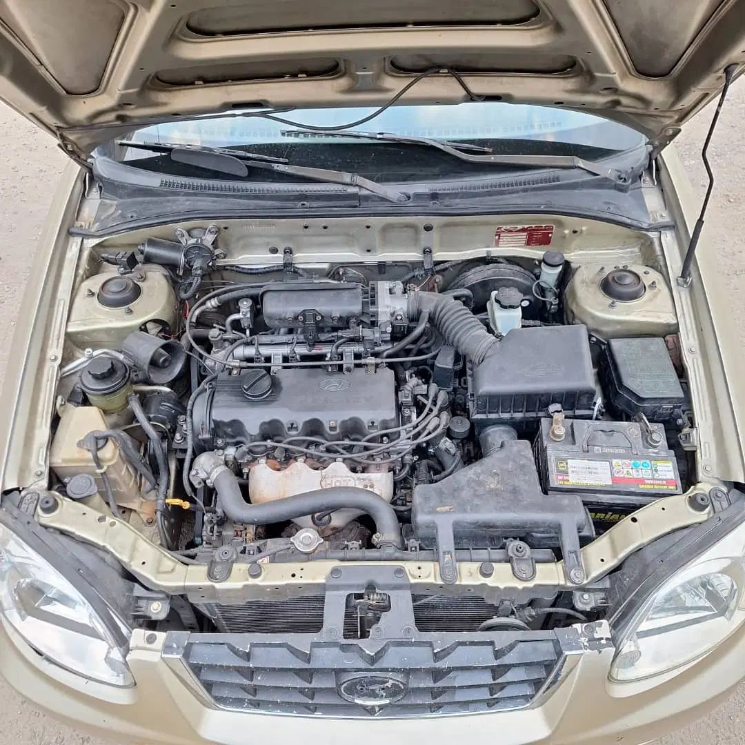 هیوندای ورنا دنده‌ ای - 1383