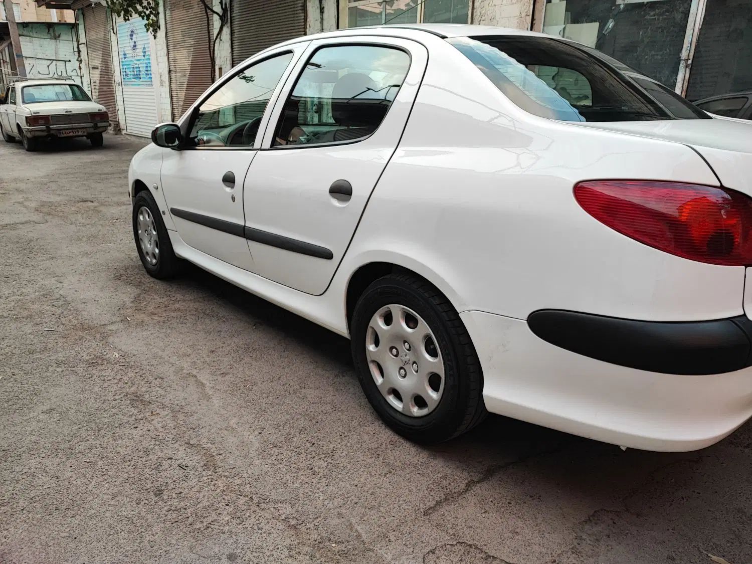 پژو ۲۰۶ صندوق دار v8 - 1398