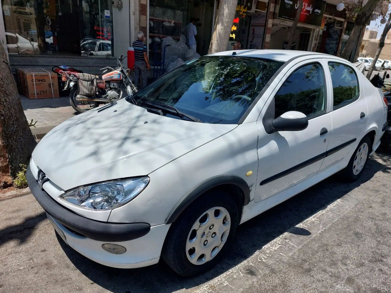 پژو ۲۰۶ صندوق دار v8 - 1394