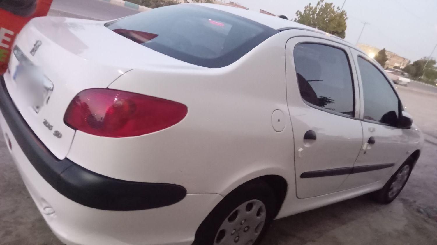 پژو ۲۰۶ صندوق دار v8 - 1390
