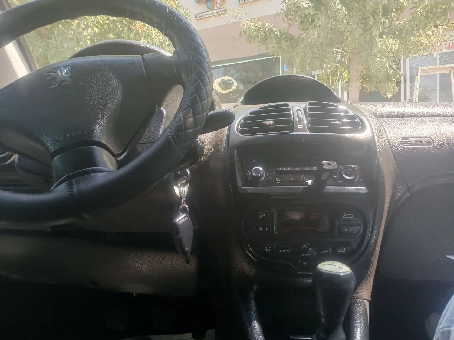 پژو ۲۰۶ صندوق دار v8 - 1394