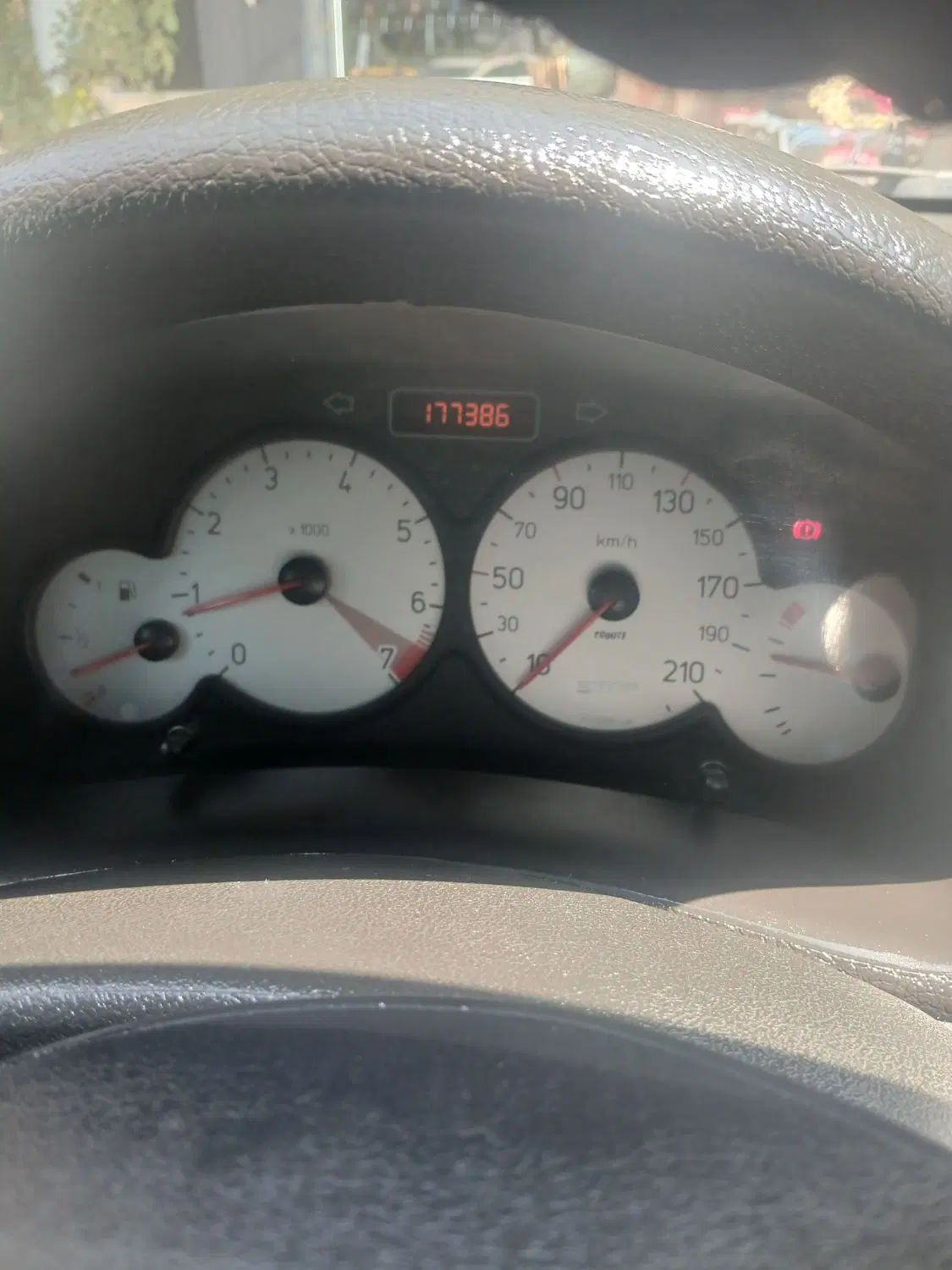 پژو ۲۰۶ صندوق دار v8 - 1394